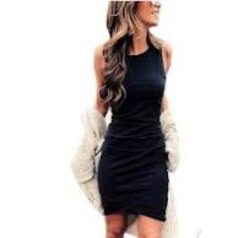 NWOT LYSSE’ from Neiman’s beautiful stretchy ruche black sleeve dress. So soft!